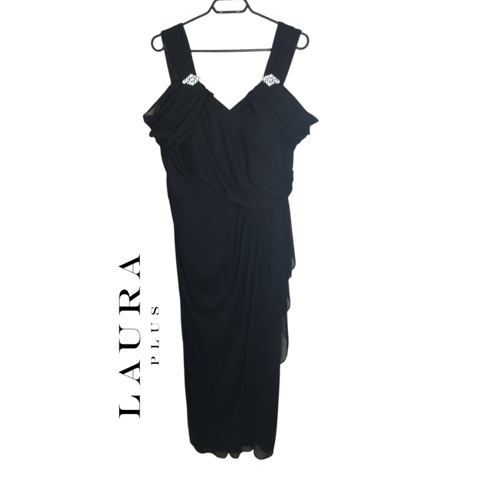 Laura Plus Long Maxi Black Gown With Accents